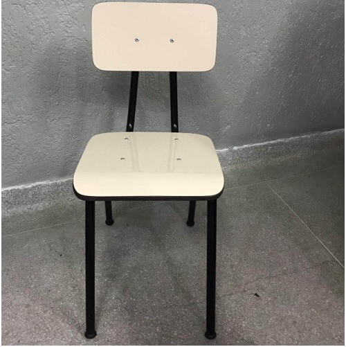 CADEIRA INFANTIL EM FORMICA